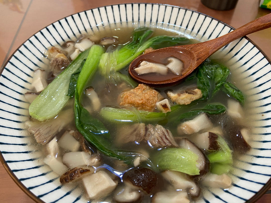 每次必定吃光光的牛肉粉丝汤（老公的独家秘籍之一，今天盗用，赶紧记录下来，哈哈）