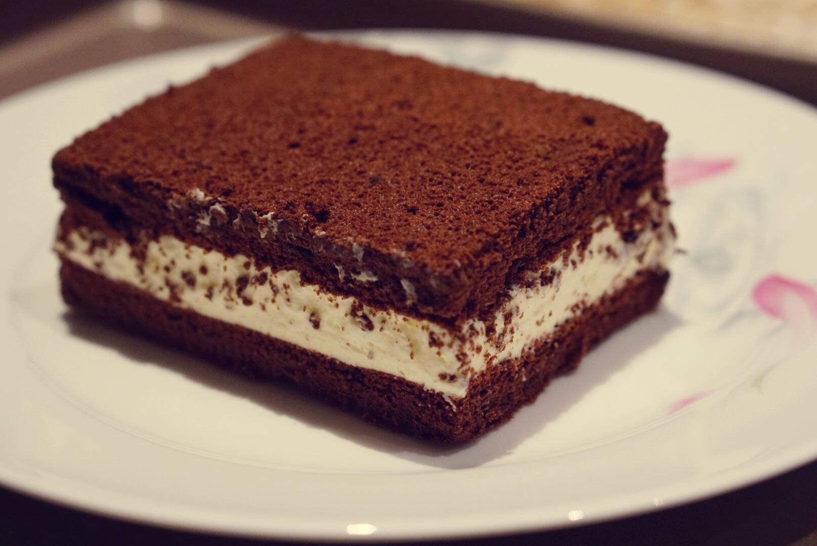 黑巧克力奶油蛋糕的做法