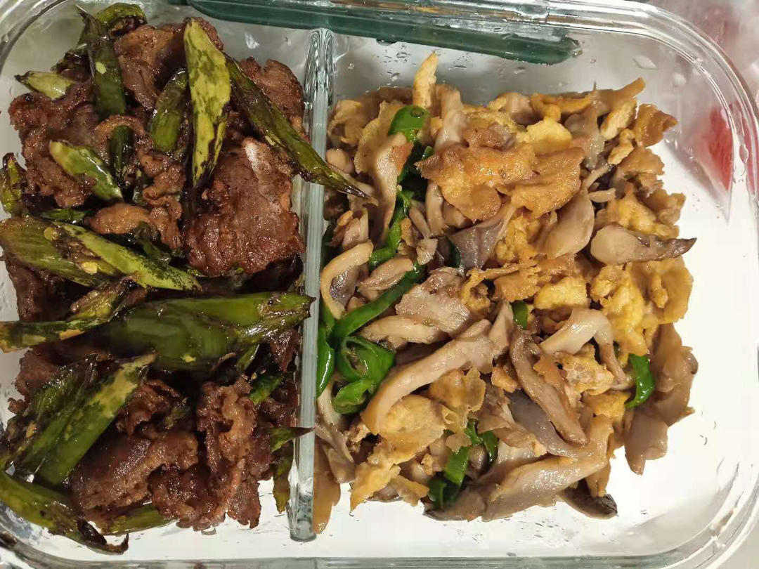 平菇青椒炒鸡蛋 好吃又营养的超快手家常菜