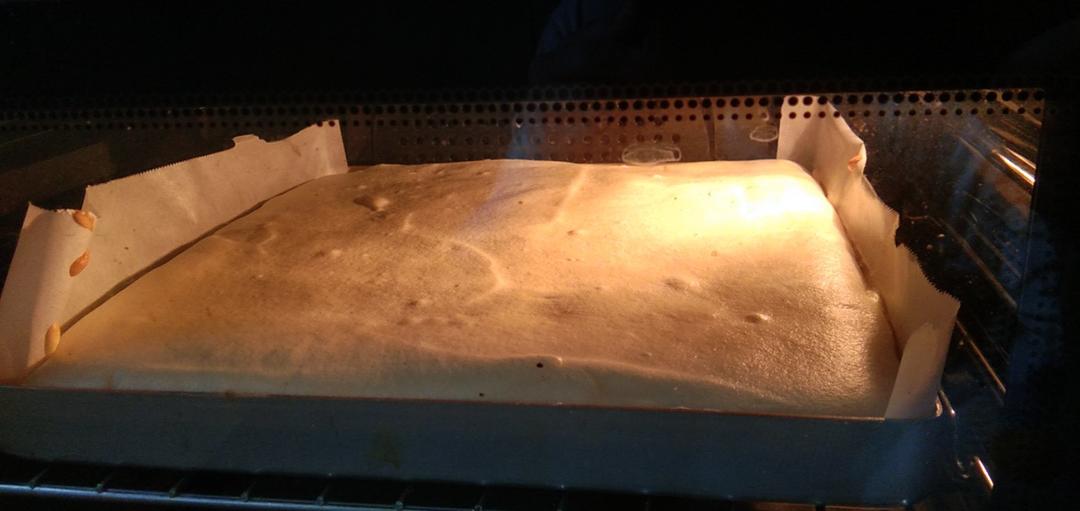 《Tinrry下午茶》教你做基础原味蛋糕卷