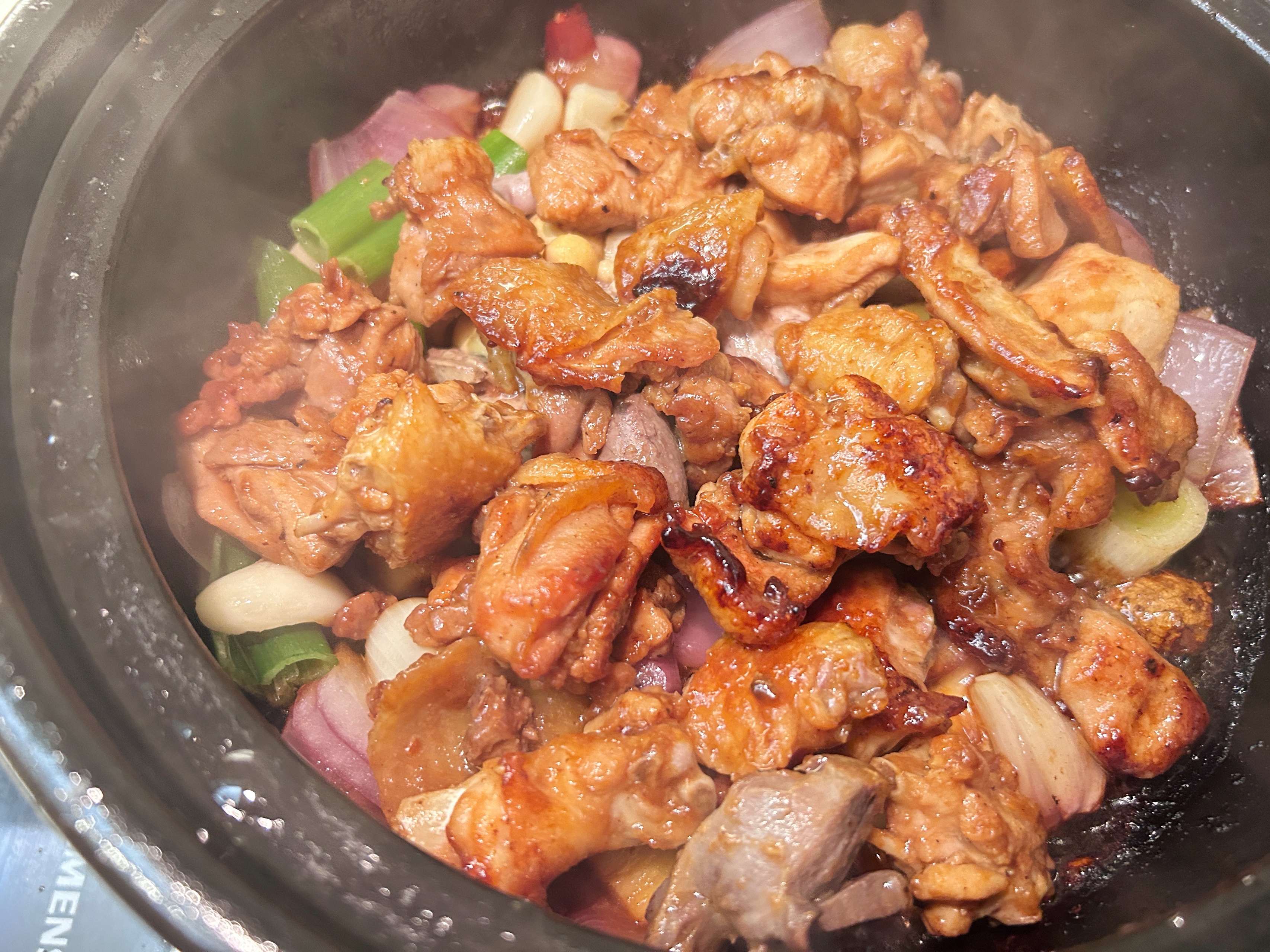 贼香贼好吃的粤广式姜葱焗鸡，啫啫鸡煲的做法