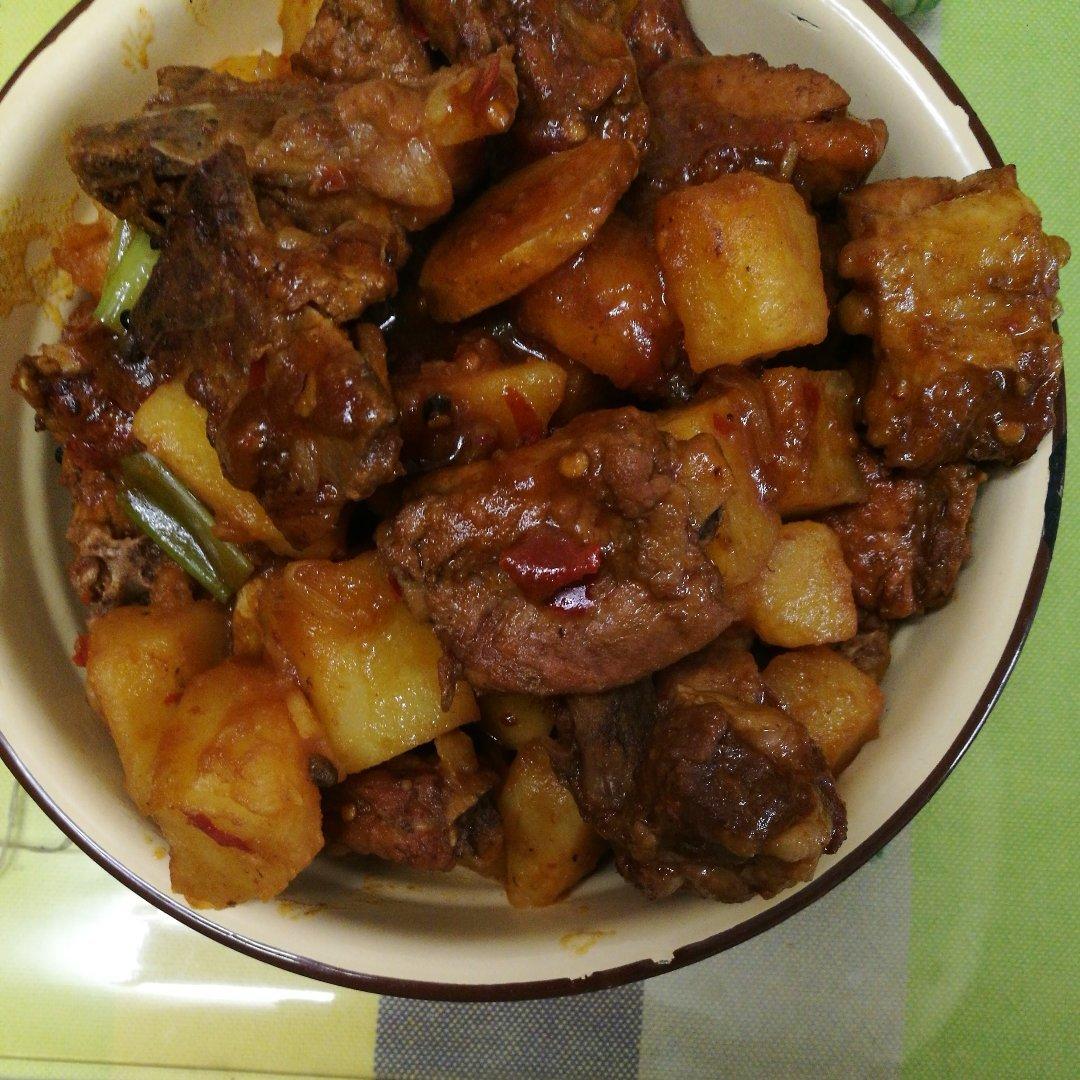 川味土豆烧排骨