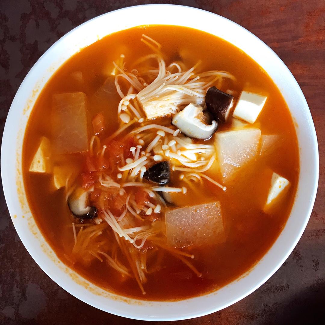 西红柿菌菇豆腐汤