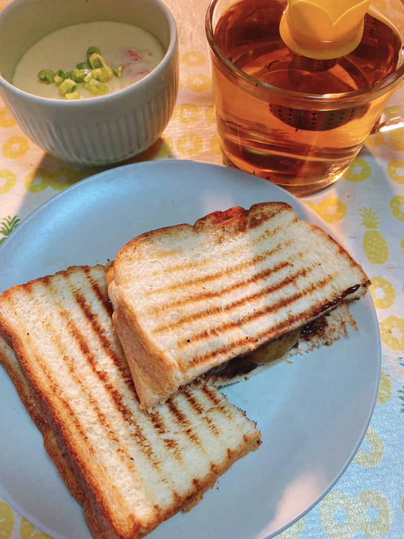 吐司神仙吃法001:软糯香甜花生酱汤圆流心三明治