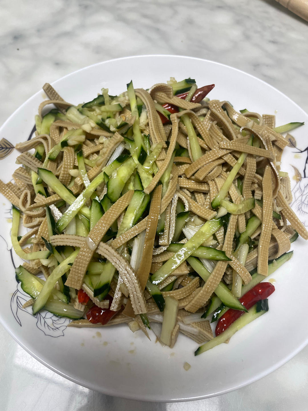 凉拌豆腐皮丝