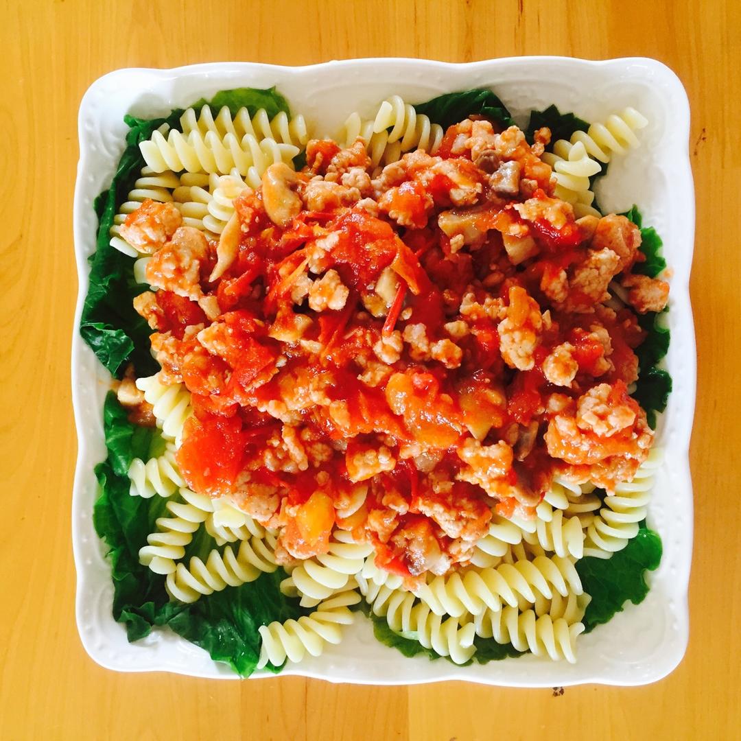 蕃茄蘑菇肉酱意大利面