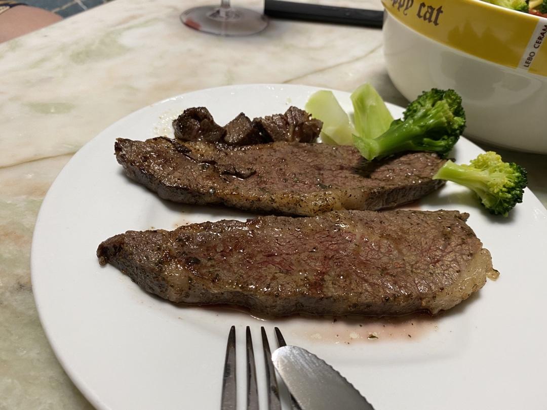 好吃到哭的煎牛排