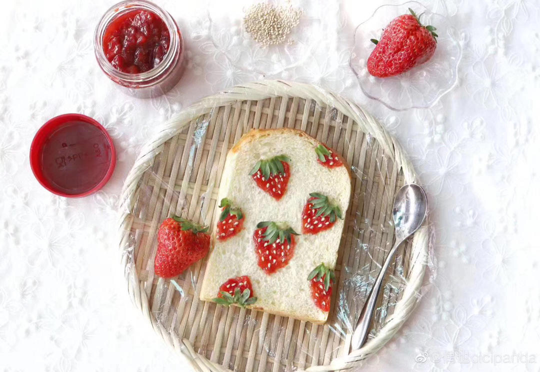 草莓吐司的做法