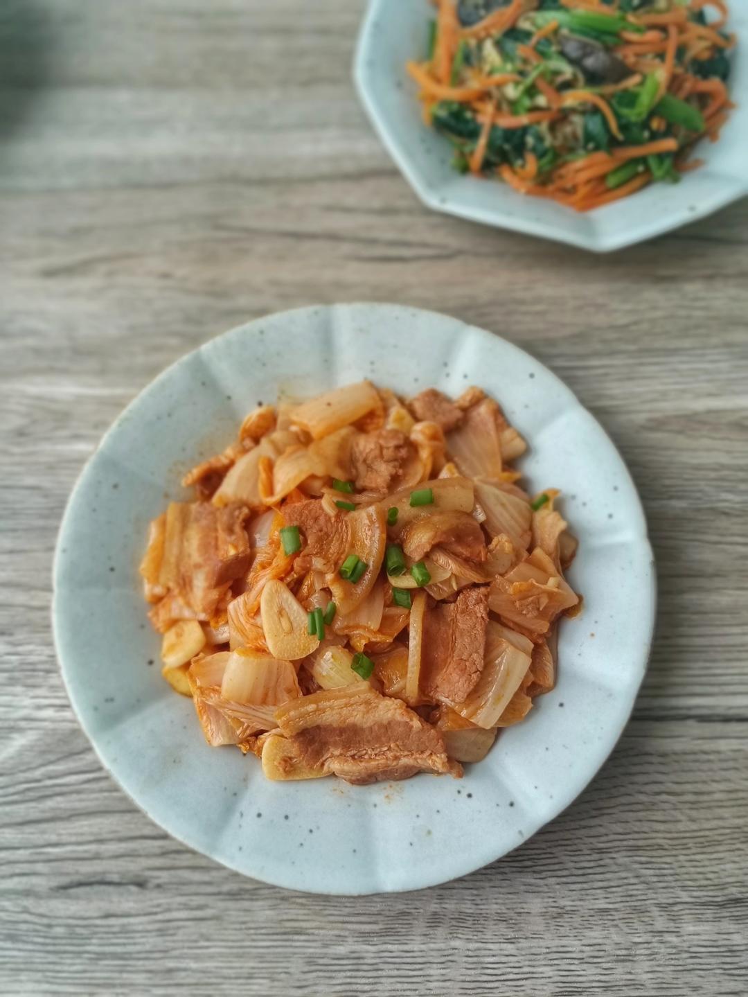 快手菜｜五花肉炒酸菜