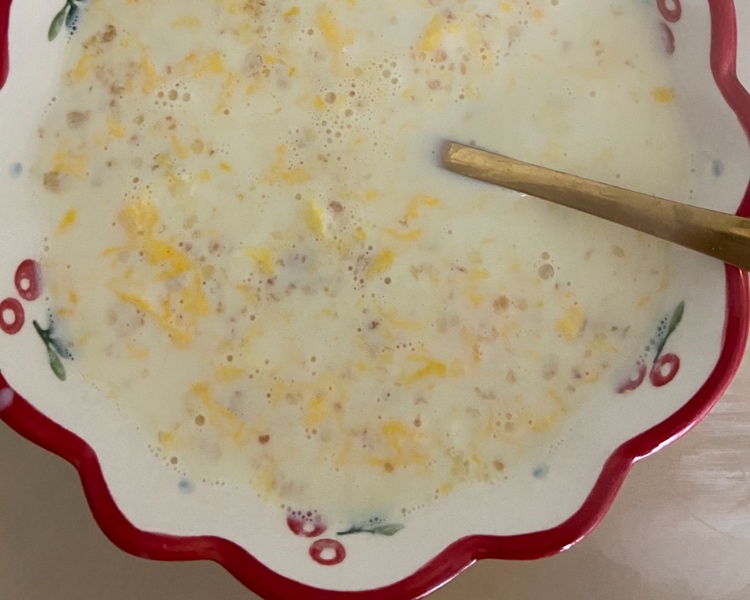 鸡蛋牛奶燕麦粥5分钟快手早餐的做法