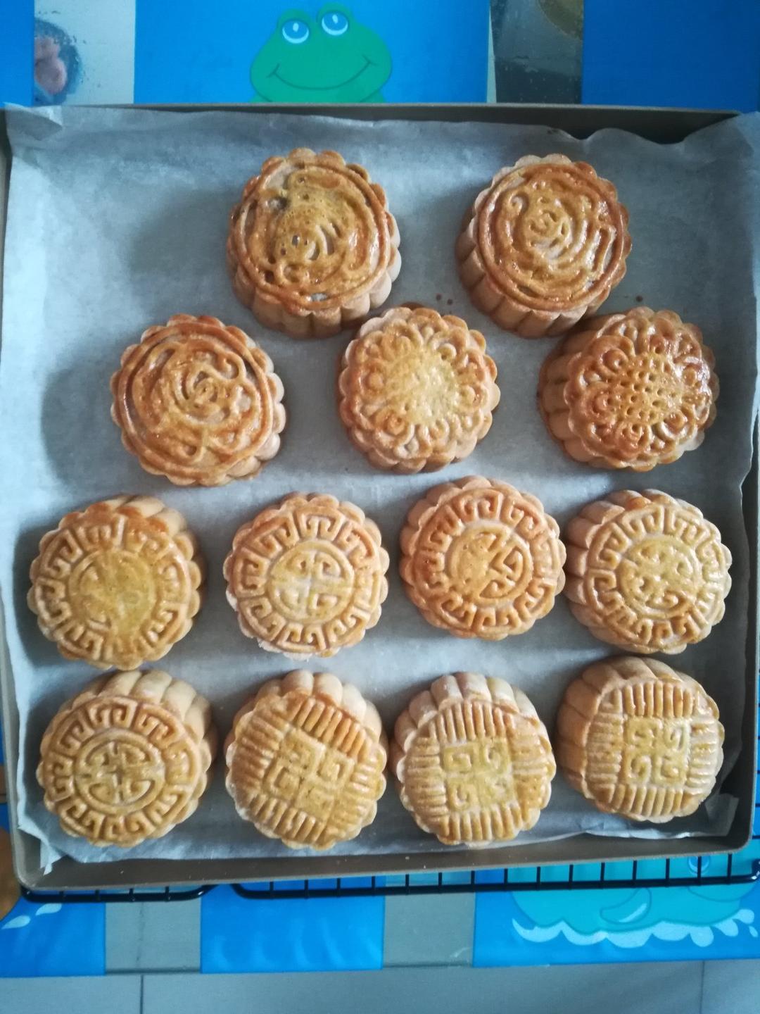 广式月饼——蛋黄莲蓉月饼