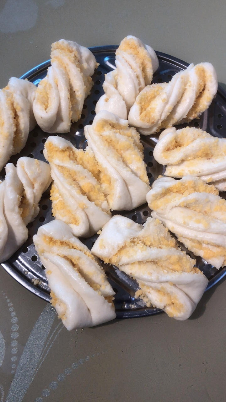 椰蓉花卷 面包的口感