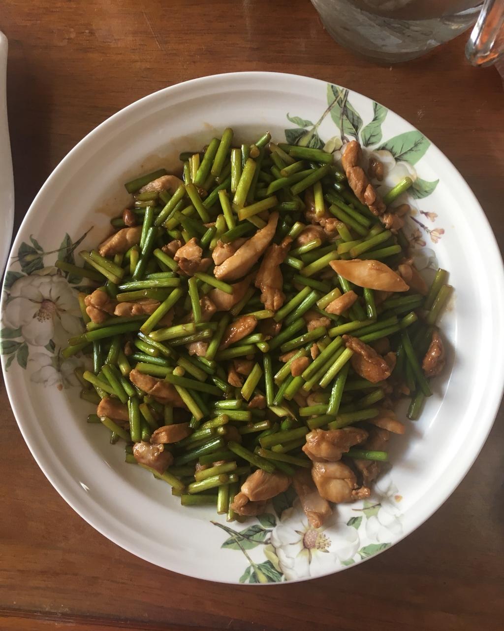 妈妈牌蒜薹炒肉