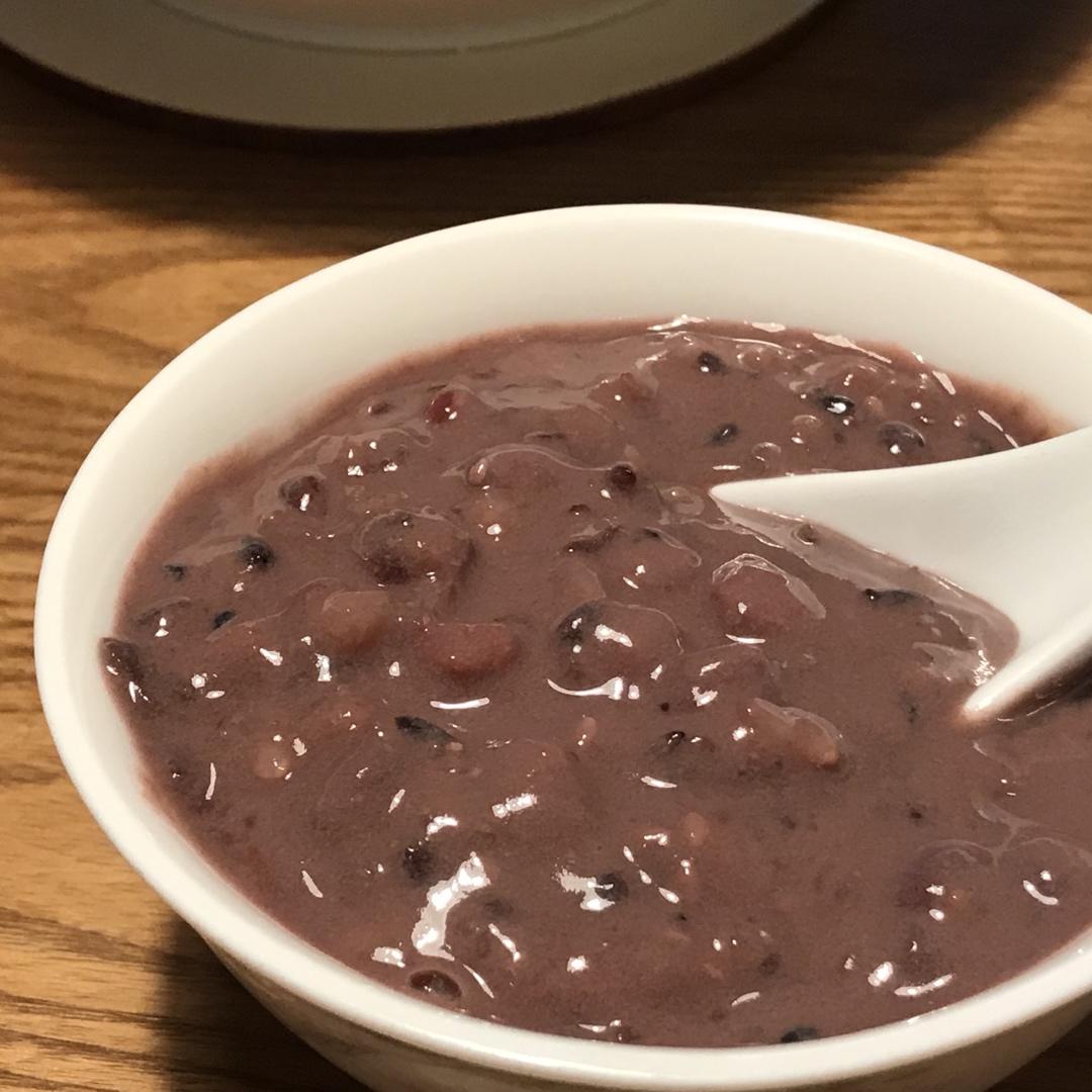 豆浆杂粮粥（别名：回归正轨粥）丨健康·三餐