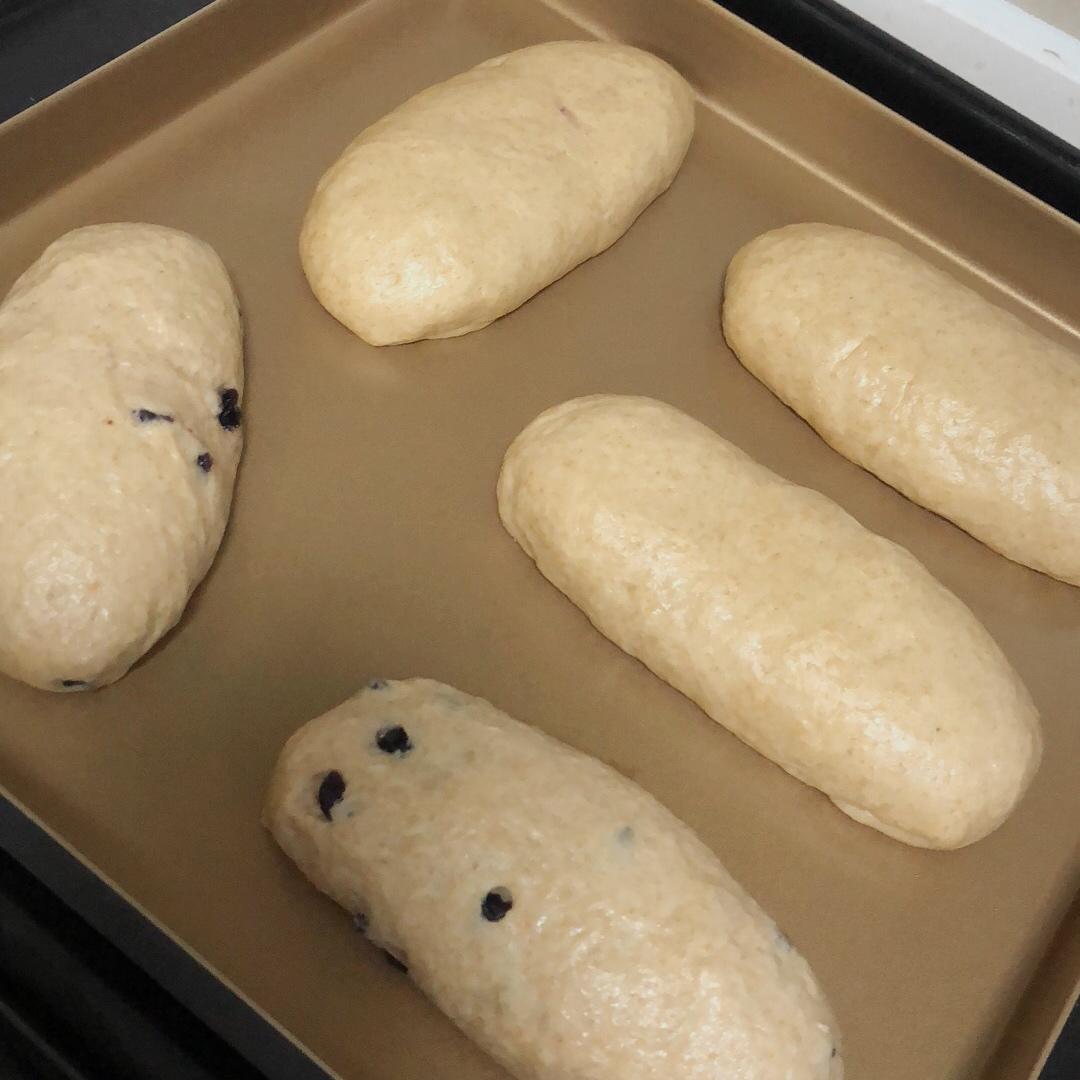 葡萄软欧（仿原麦山丘）Milk flavored bread filled with raisins and butter