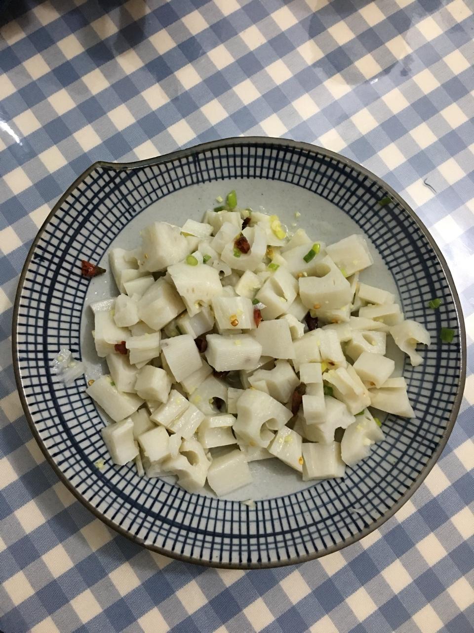 凉拌藕丁
