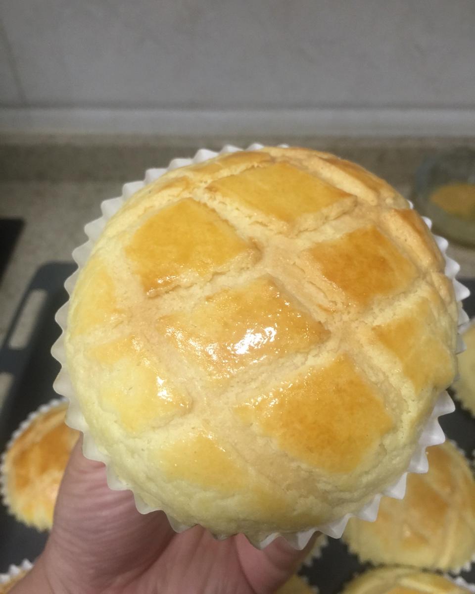 好吃到炸裂的港式菠萝包（附带制作酥皮的小视频）