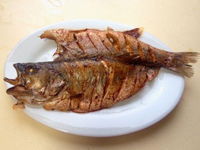 盐烤鲈鱼