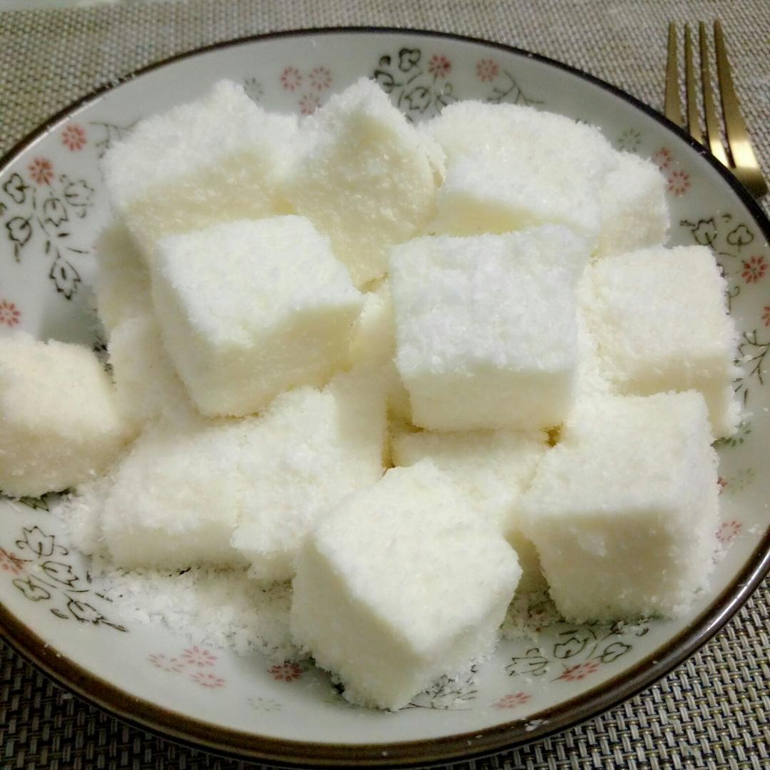 完胜85度C牛奶椰丝小方