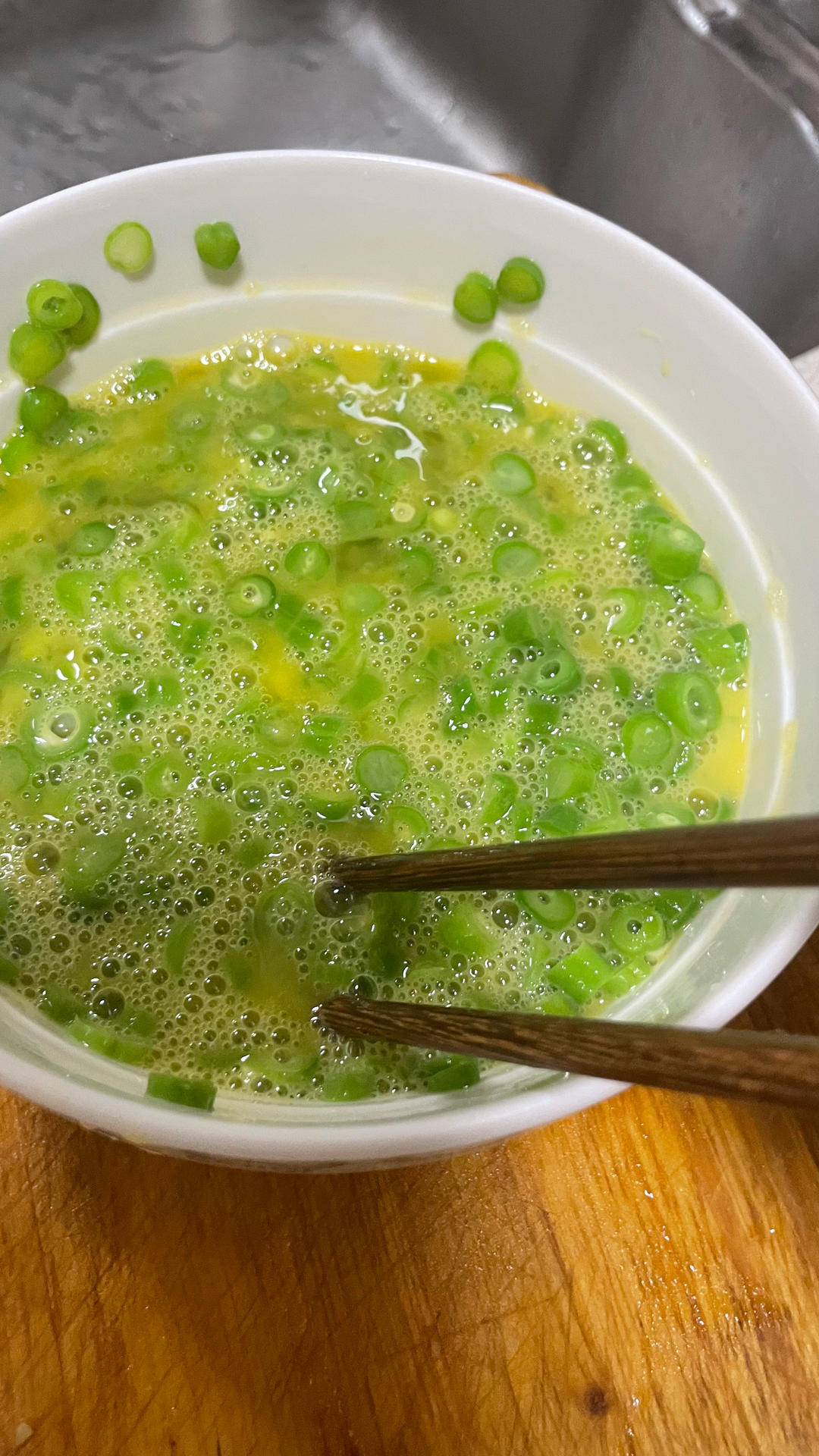 夏天拌饭菜——豆角炒鸡蛋的做法 步骤6