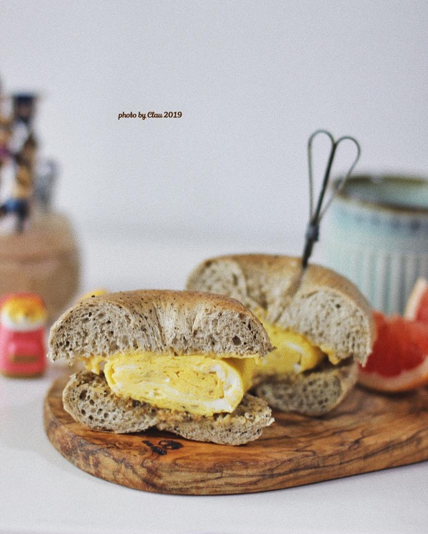 无油低糖的健康主食面包：芝麻贝果