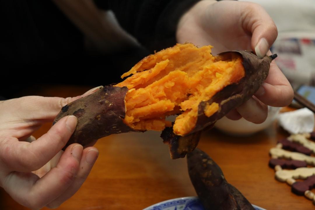 【糯唧唧的烤红薯】糖油四溢皮肉分离外糯里嫩吸溜着吃！
