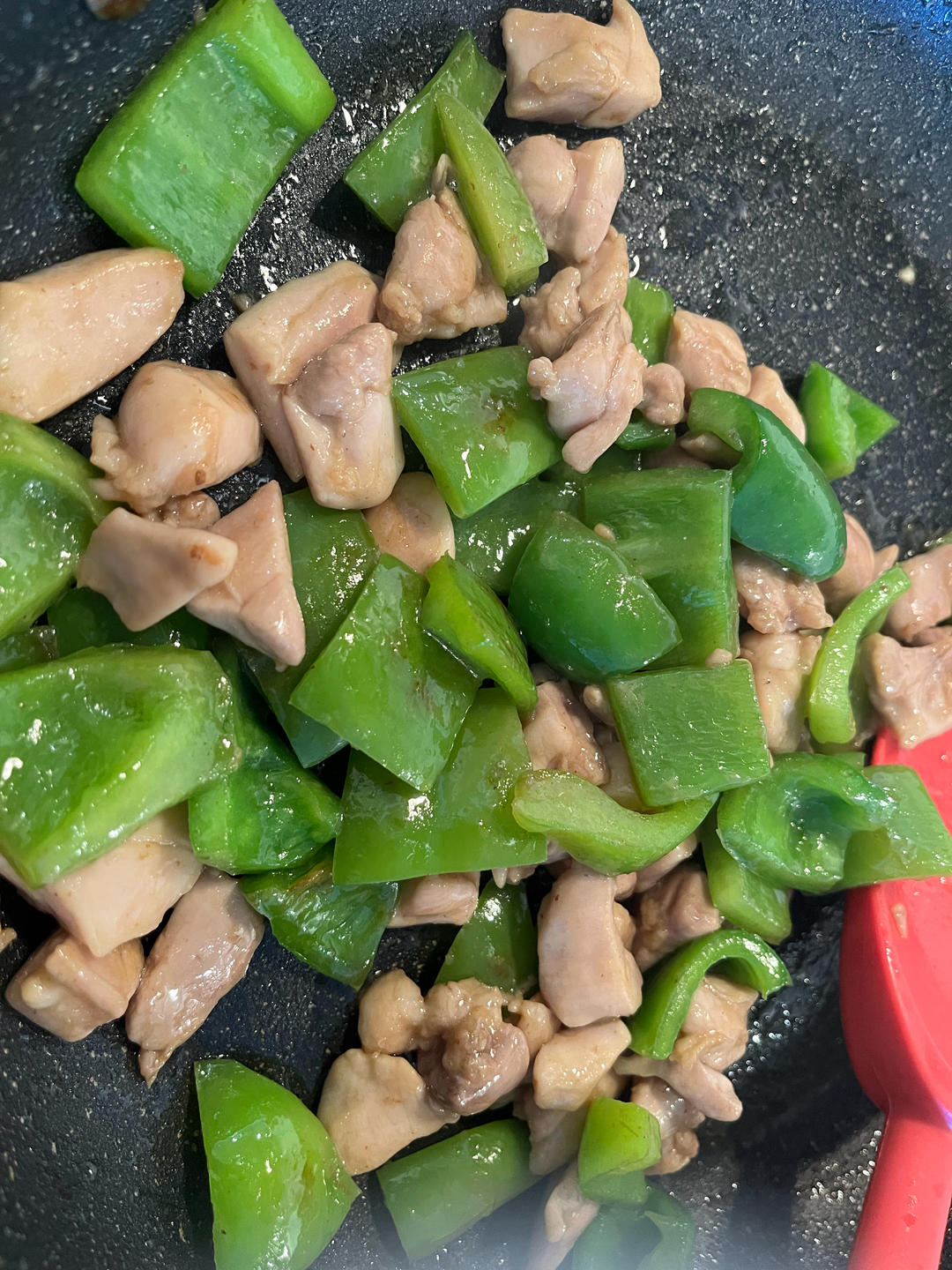 超级下饭   甜椒炒鸡丁       青椒炒鸡丁鸡胸脯