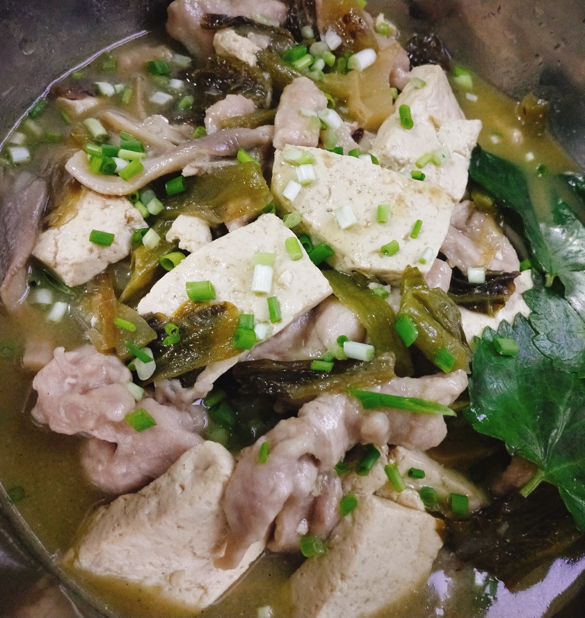 酸菜豆腐肉片汤的做法