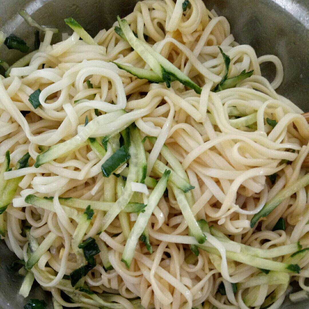 姥姥的爽口凉面！（干拌挂面）