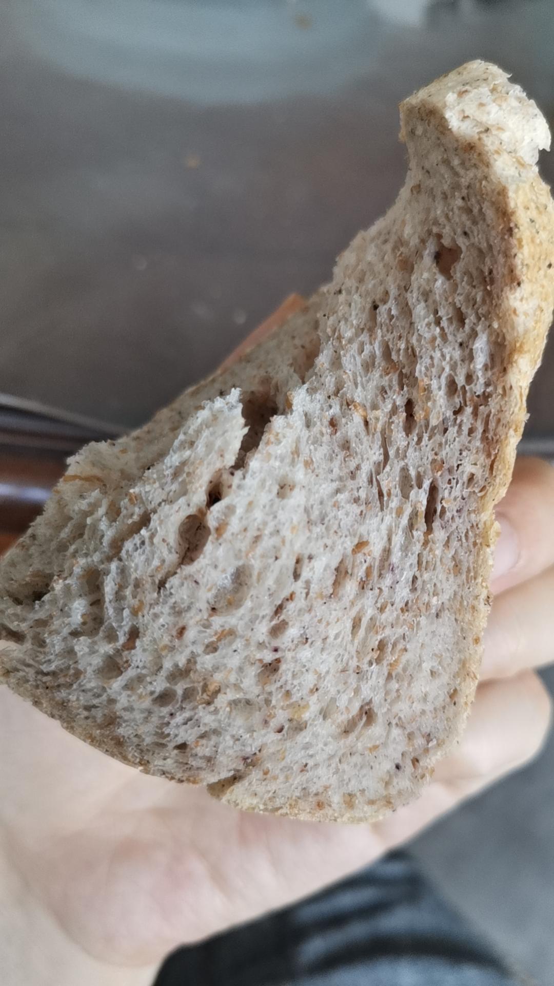 这是我做的100个全麦吐司里 最好吃的1款    柔软麦香味   纯手揉