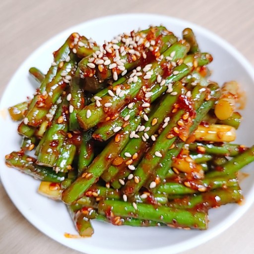 마늘쫑무침韩式凉拌蒜苔下饭小菜的做法