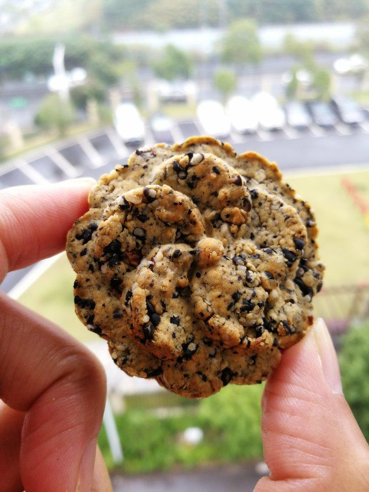 适合小朋友的低糖低油坚果多多饼干