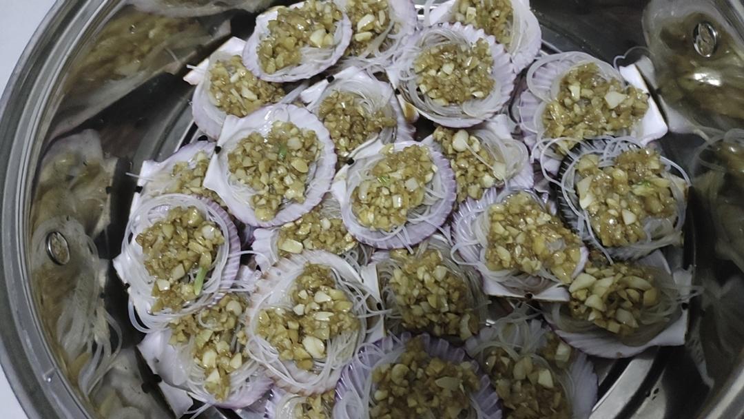 零失败的蒜蓉粉丝蒸扇贝