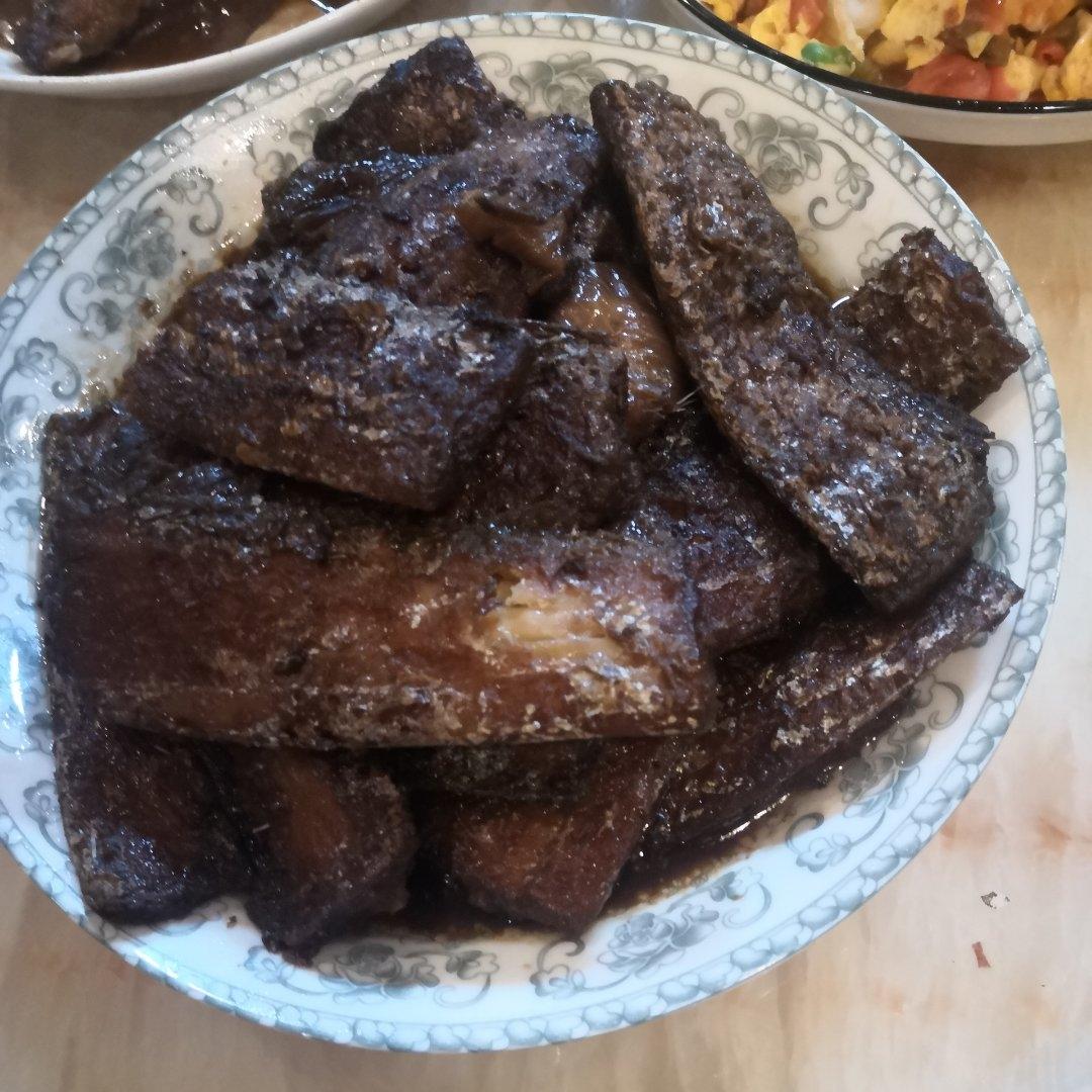 超级简单的电压力锅焖酥带鱼