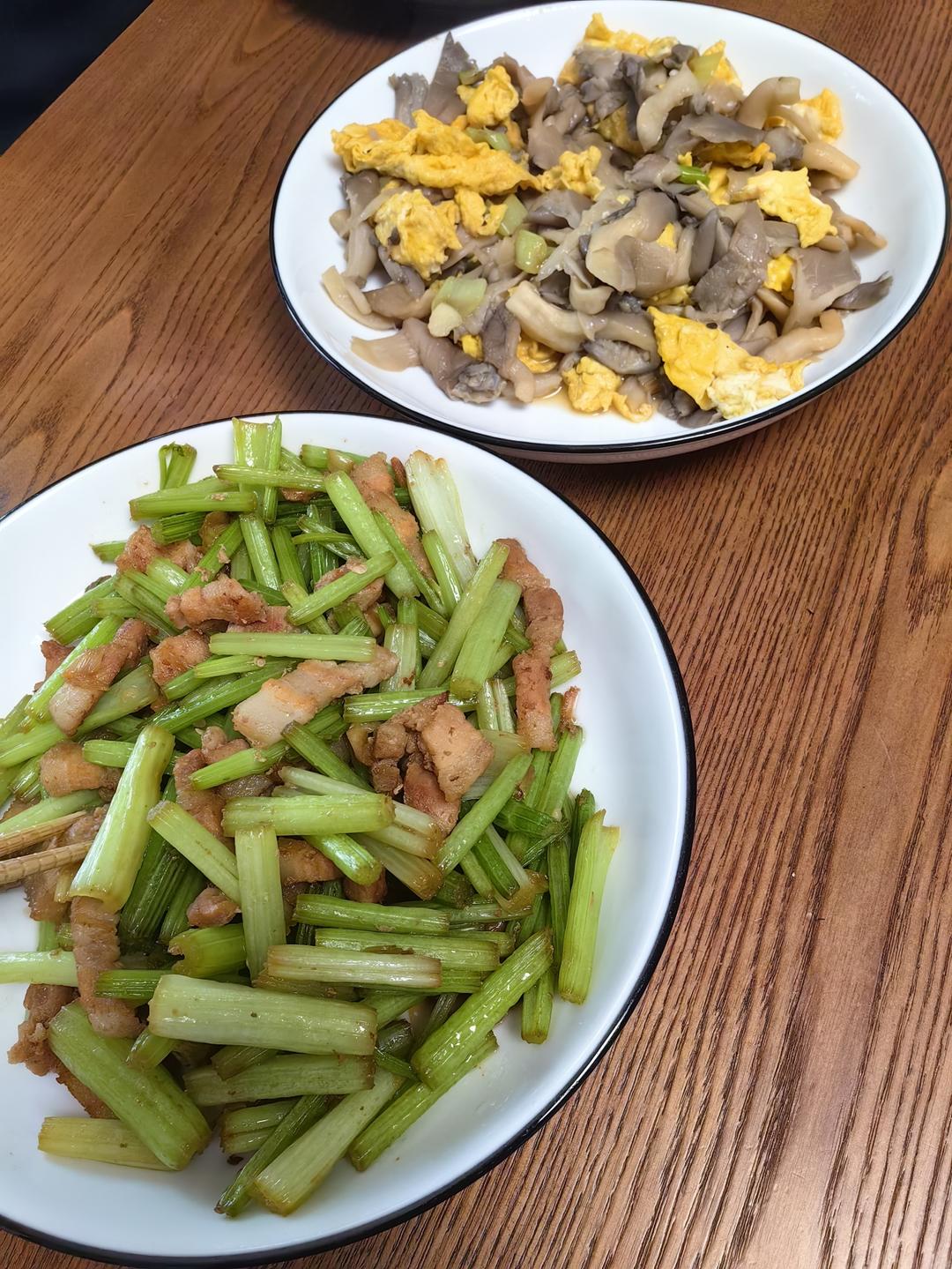 蘑菇炒鸡蛋	平菇这样炒，鲜美无比巨好吃