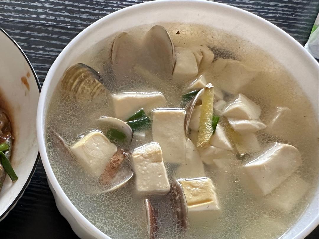 花蛤豆腐汤正确做法，鲜甜好喝，做法很简单