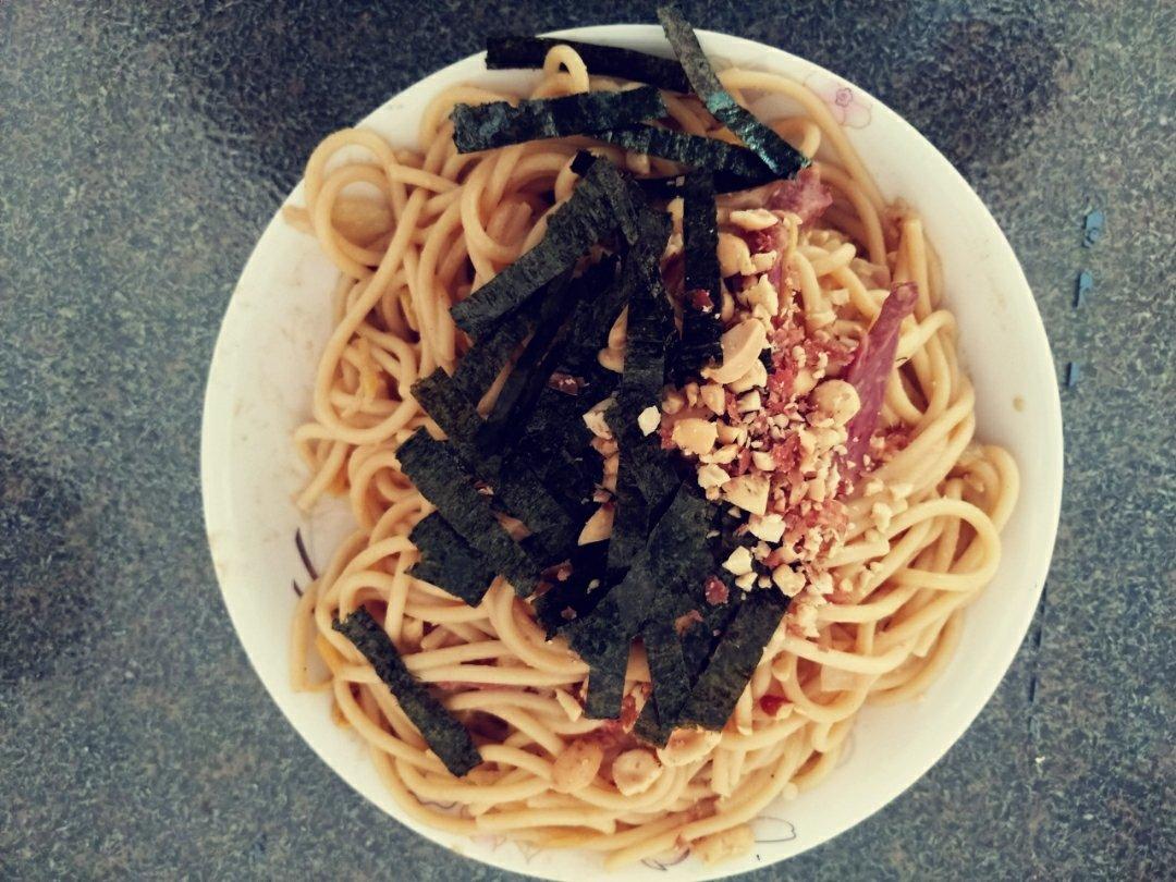 酱香海苔意面