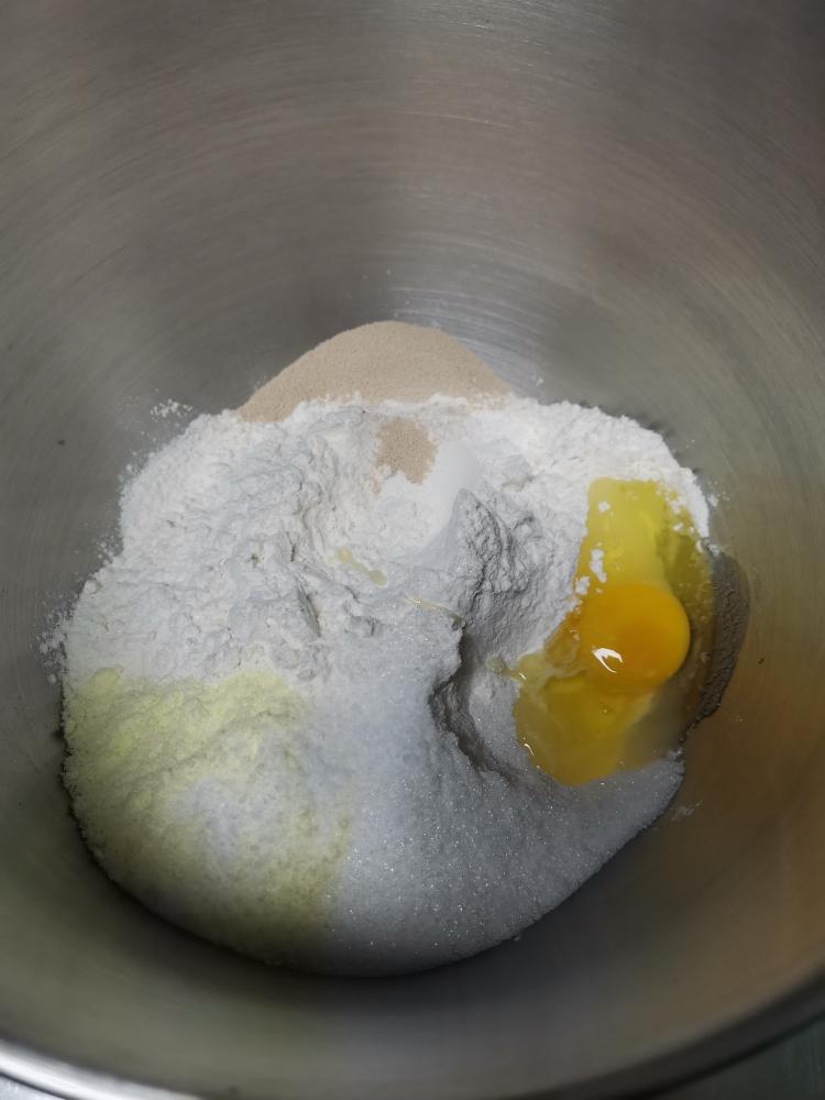 纯奶手撕吐司的做法 步骤1
