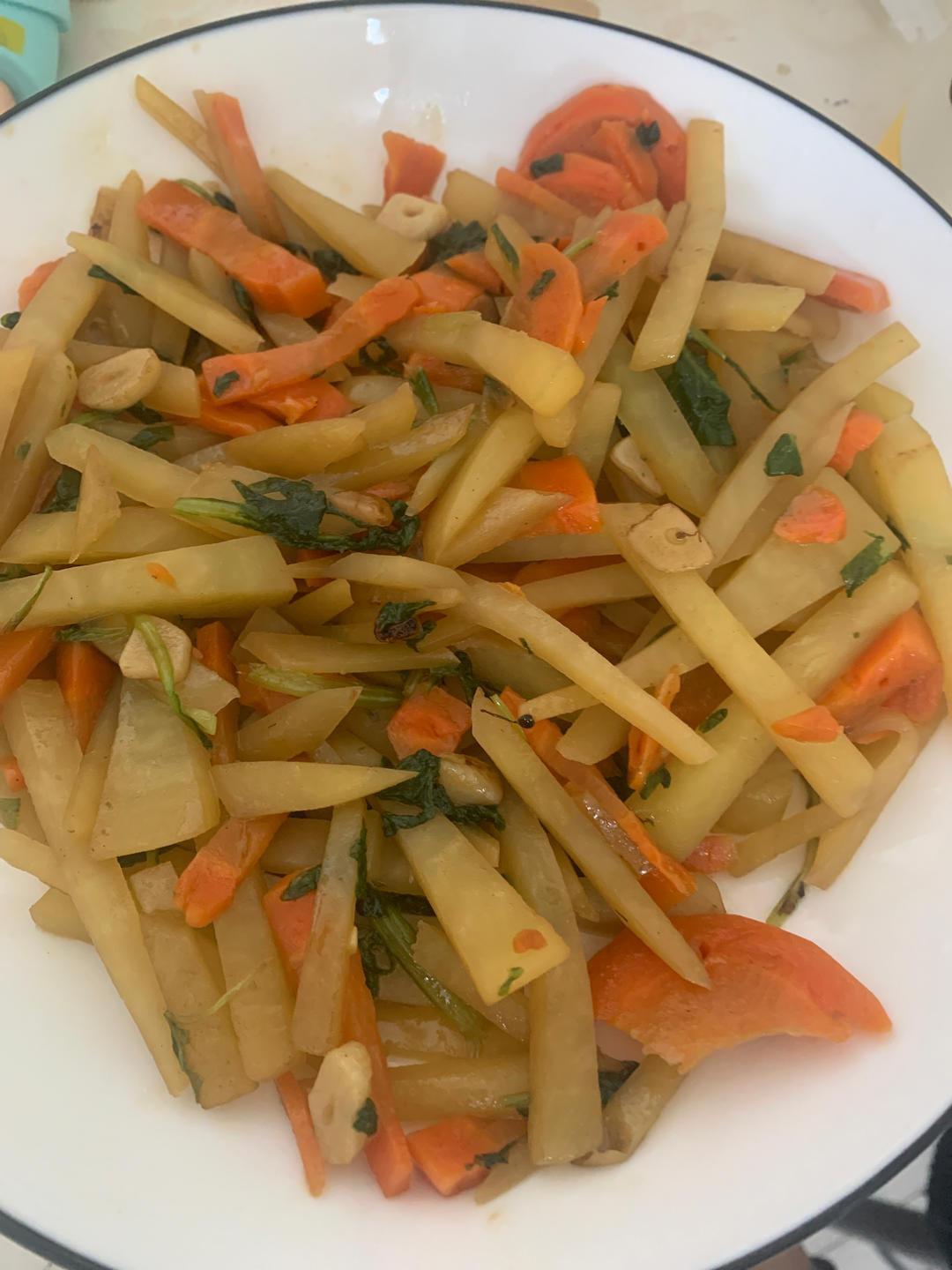 小白菜炖土豆条，东北地道家常菜，从小吃到大的味道，绝对错不了