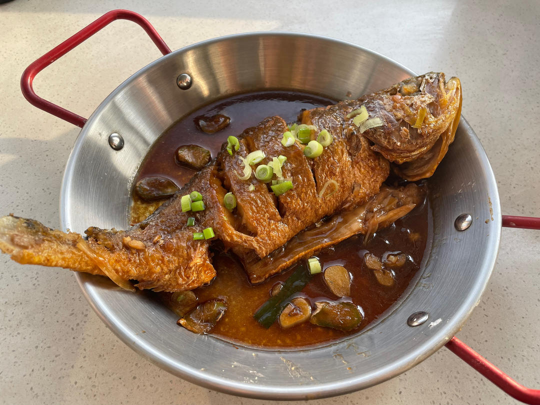 红烧黄鱼—鱼皮不破的小窍门