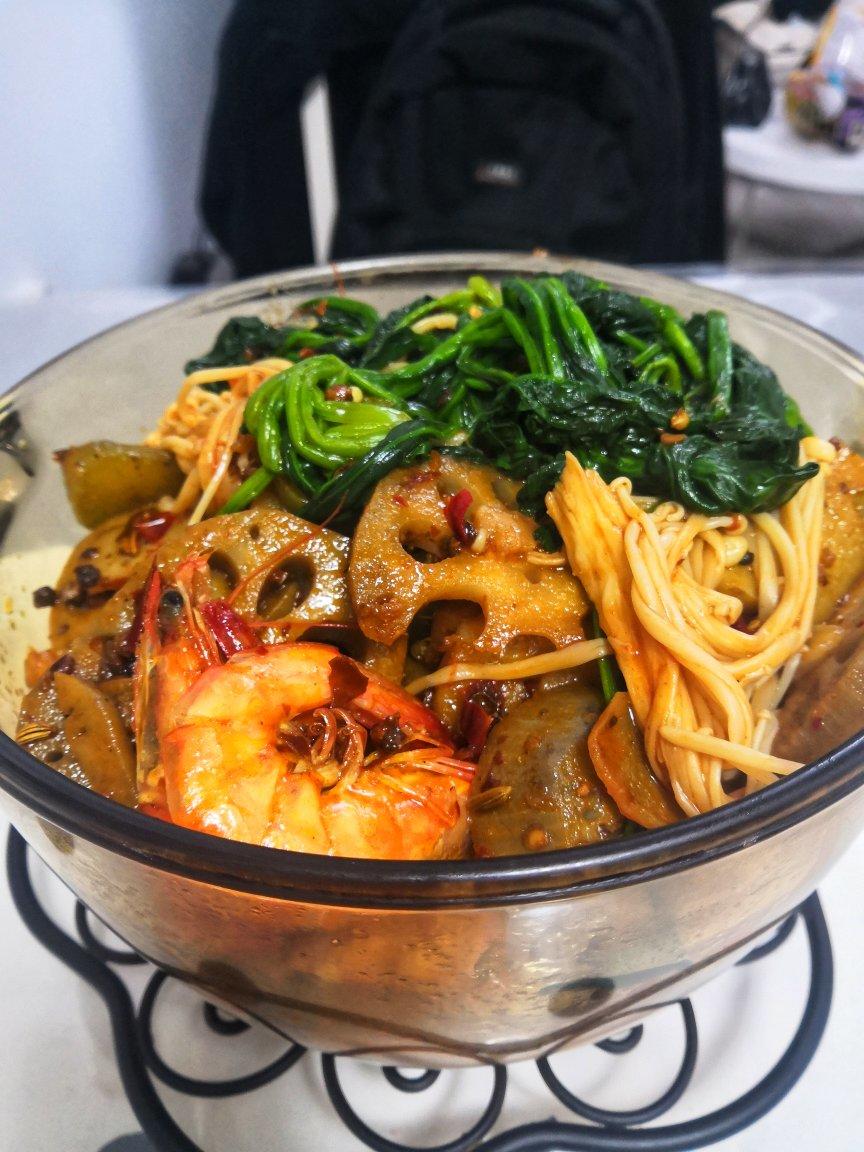 新手0失败的麻辣香锅教程！馋哭了而且超简单！