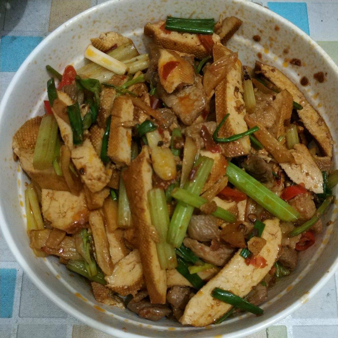 芹菜炒香干
