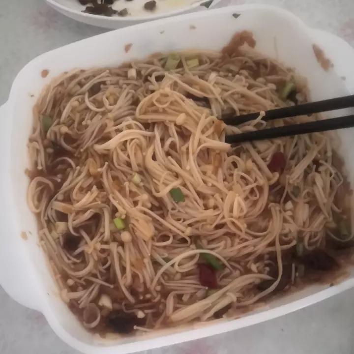 蒜蓉金针菇，简单快手的下饭神菜