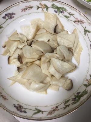 西葫芦炒杏鲍菇的做法 步骤1