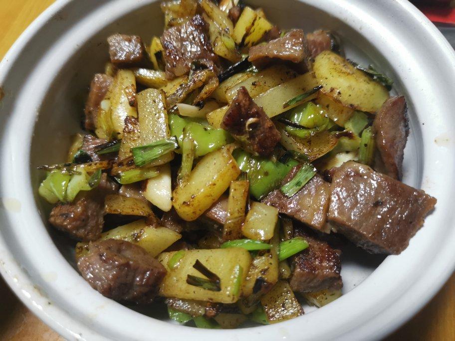 黄油香煎土豆牛排，下酒菜喝啤酒最搭