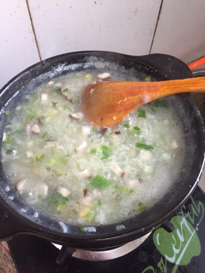 食美粥-蔬菜粥系列|“青菜香菇粥”宝宝食辅类 砂锅炖锅做法易学易做