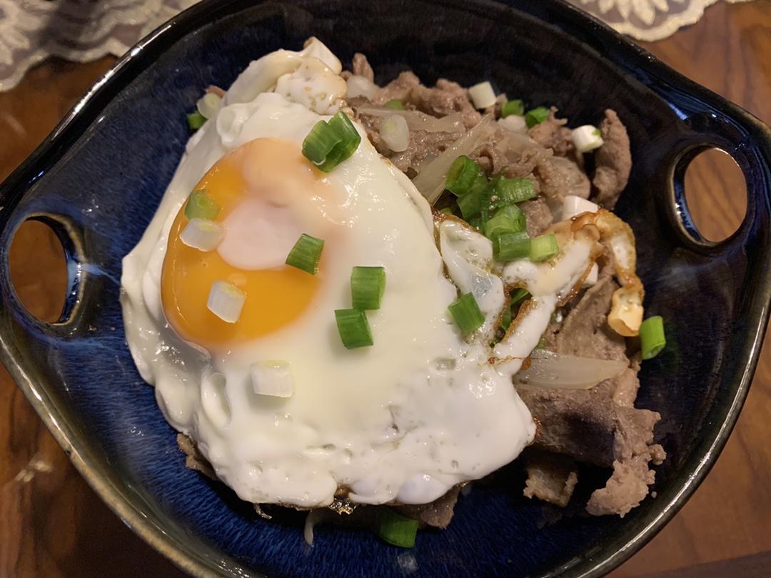 欲罢不能の温泉玉子牛肉饭