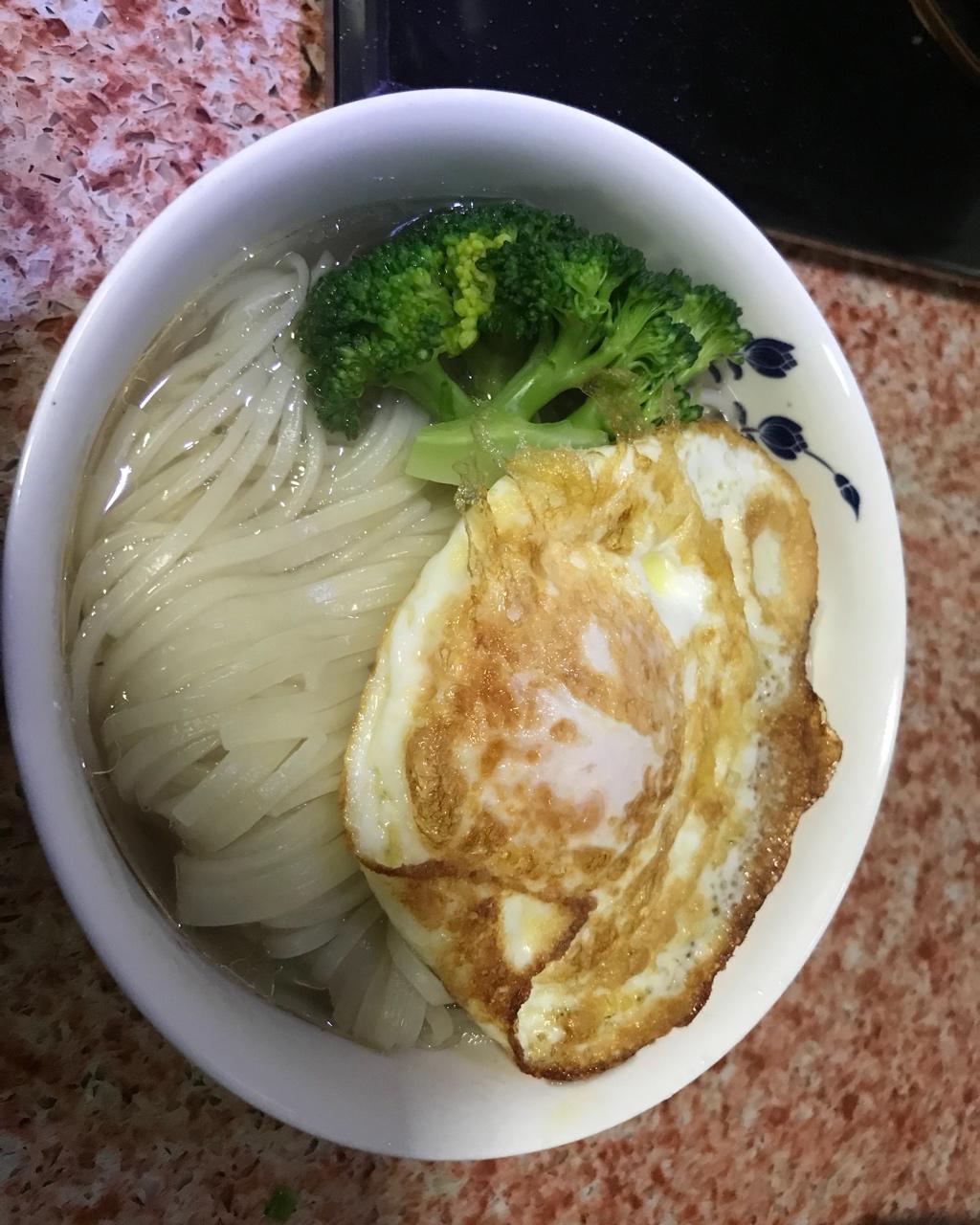 港式餐蛋面
