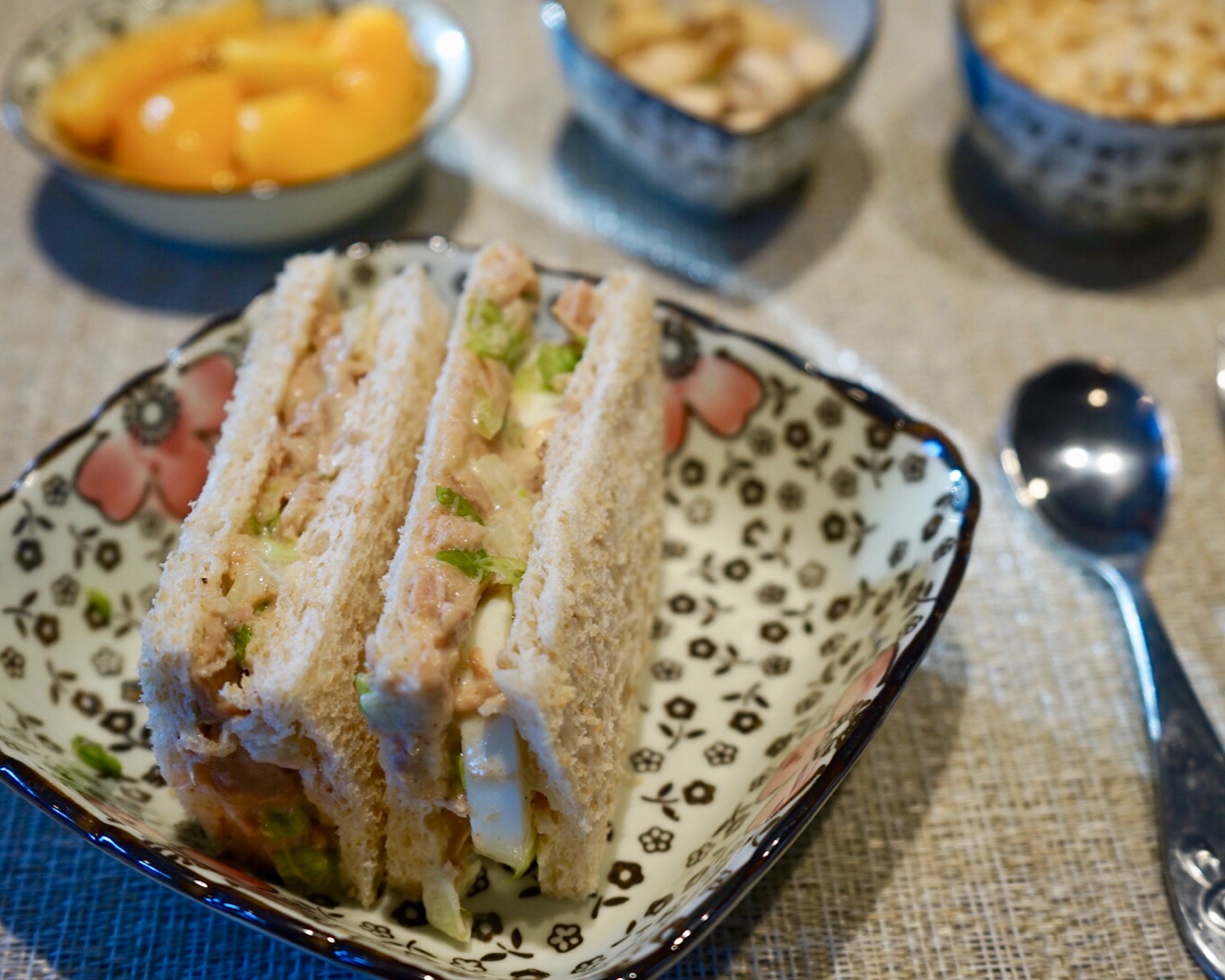 吞拿鱼西生菜三明治-为孩子吃菜操碎心的老母亲的做法