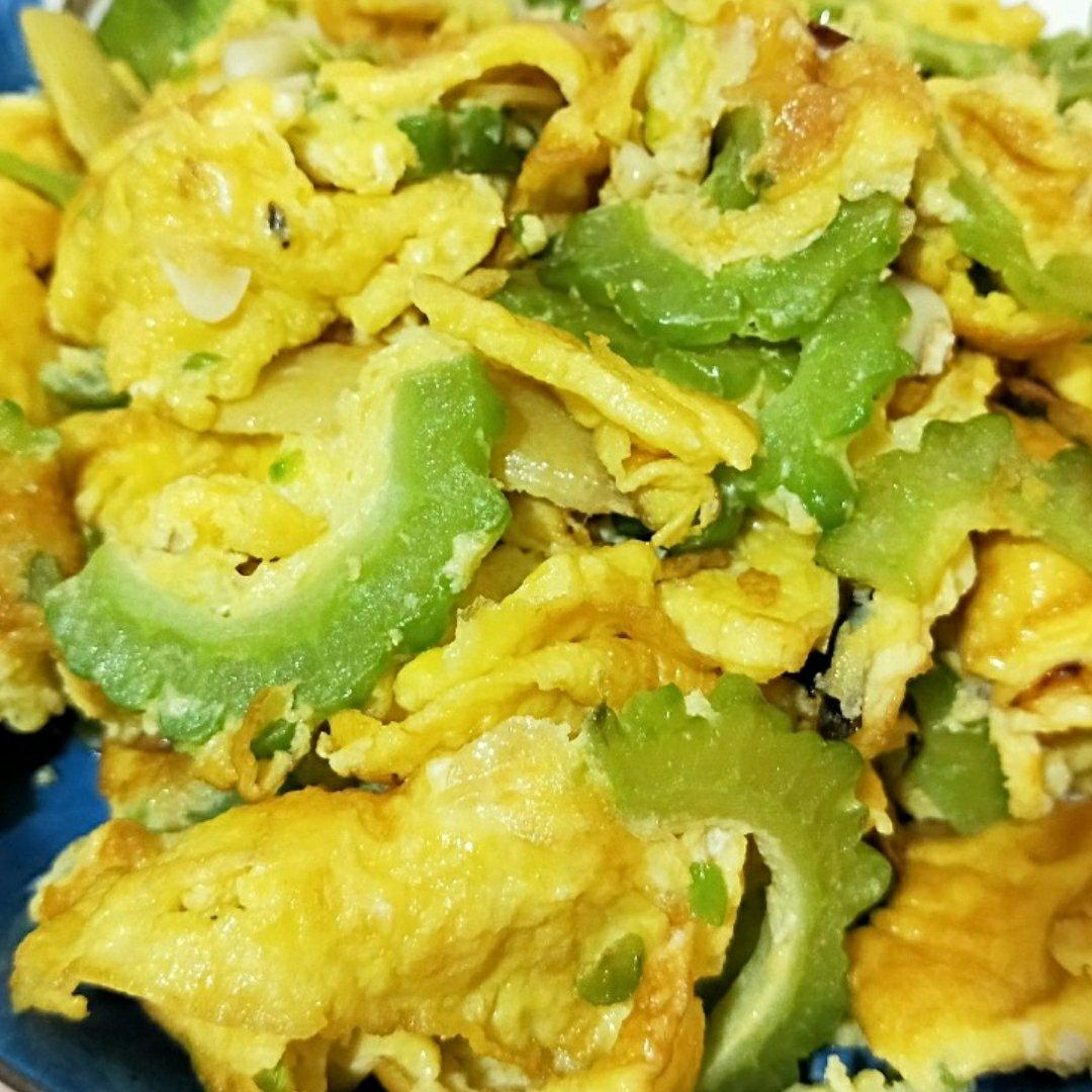 苦瓜炒鸡蛋
